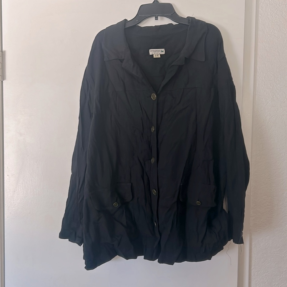 Democracy Black Top. Women’s size 2x